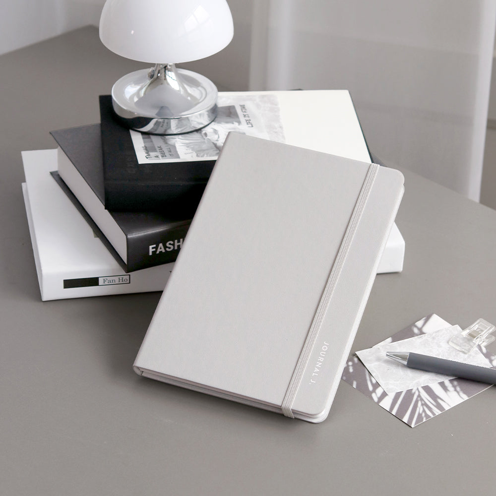 2026 J Weekly Planner B6 Journal