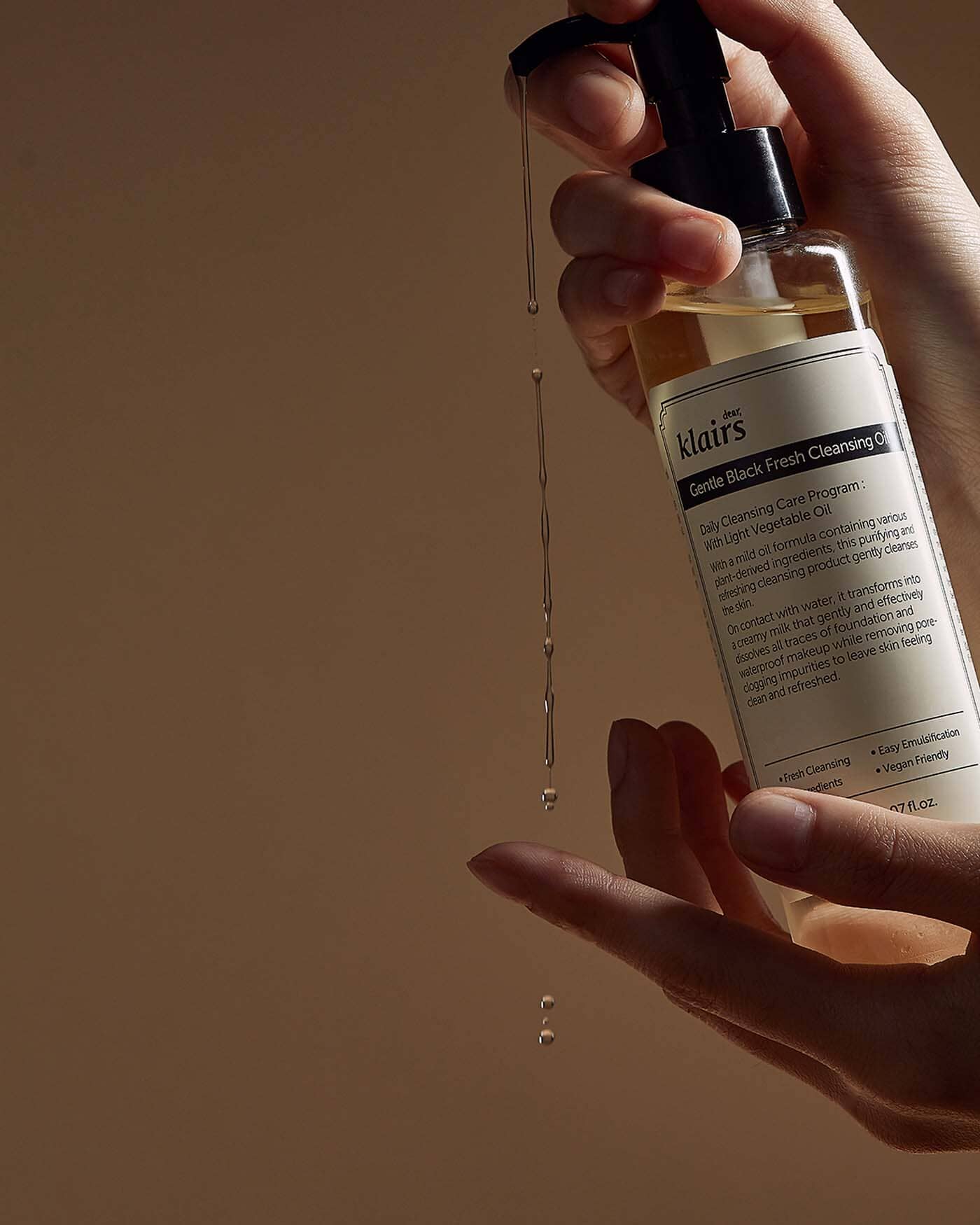 KLAIRS Gentle Black Fresh Cleansing Oil - Image 2