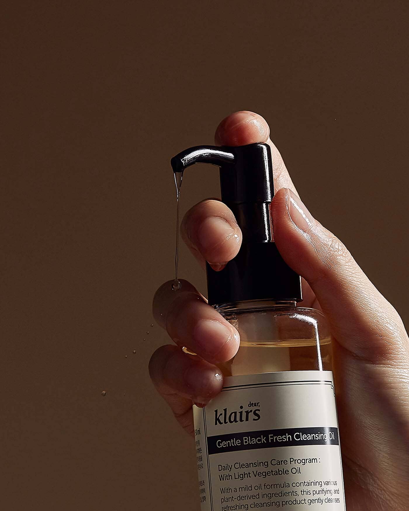 KLAIRS Gentle Black Fresh Cleansing Oil - Image 3