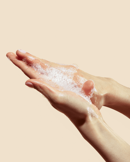 Knours 2-in-1, Oil-to-Foam Non-Stripping Facial Cleanser - Image 3